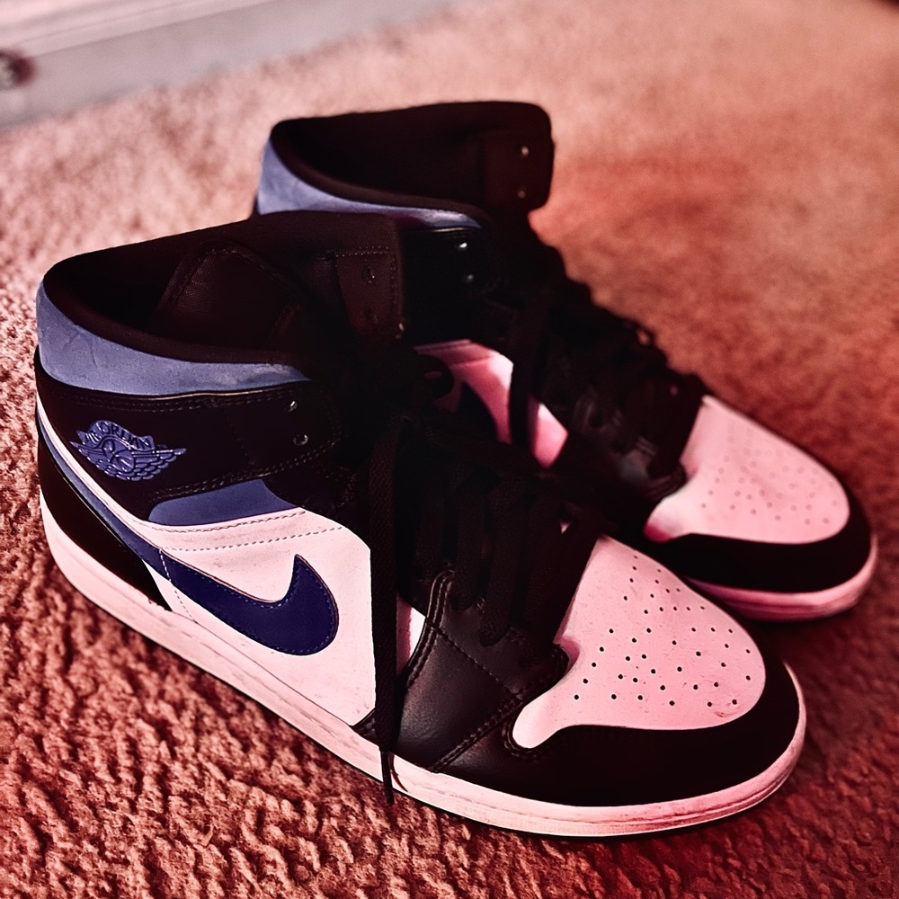 Air Jordan 1 Blue